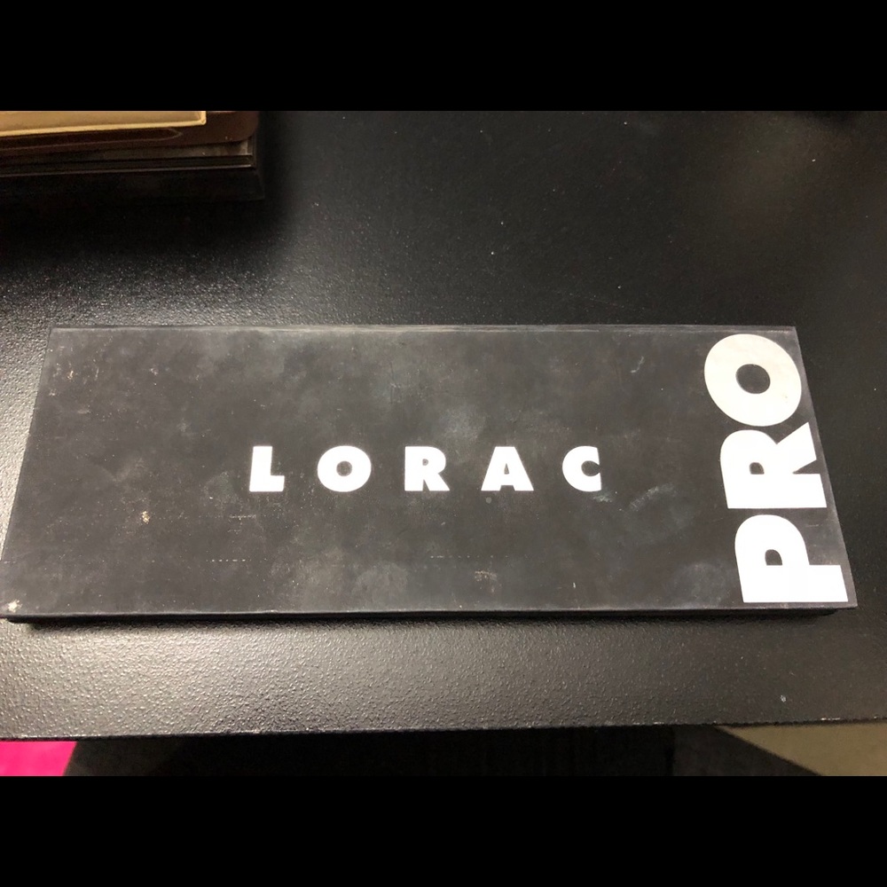 TAKING OFFERS Lorac Pro palette
